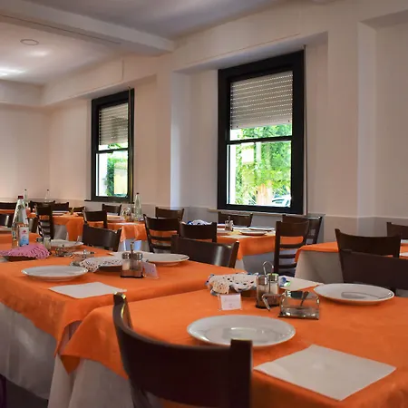Urbinati Otel